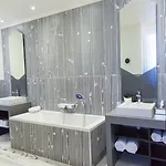 The Originals Boutique, Le Lion, Hotell
