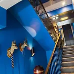 The Originals Boutique, Le Lion,