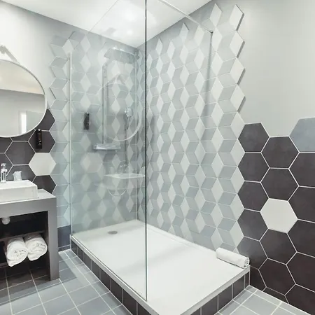 The Originals Boutique, Le Lion, Отель 3*