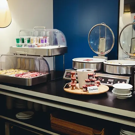 The Originals Boutique, Le Lion,