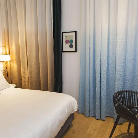 The Originals Boutique, Le Lion,