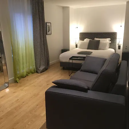 Отель The Originals Boutique, Le Lion,