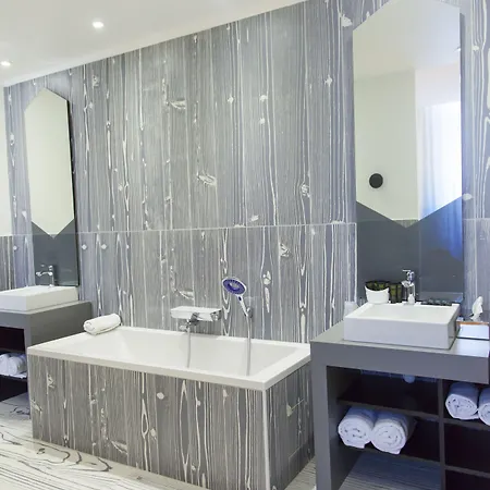 The Originals Boutique, Le Lion, Hotel