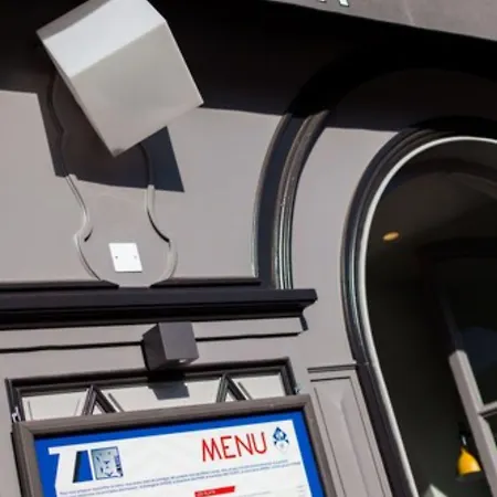 The Originals Boutique, Le Lion,