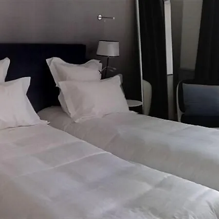 Отель The Originals Boutique, Le Lion, Клермон-Ферран