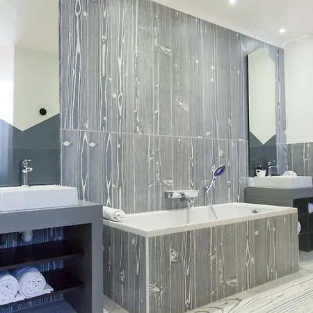 Hotel The Originals Boutique, Le Lion,