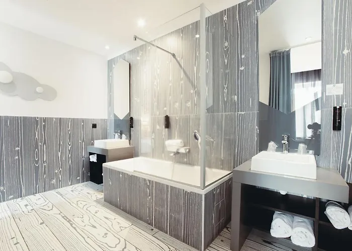 Hotel The Originals Boutique, Le Lion,