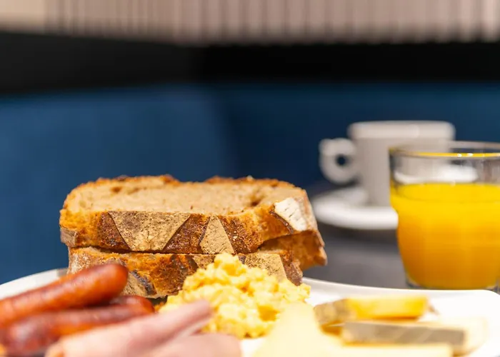 The Originals Boutique, Le Lion, Hotel