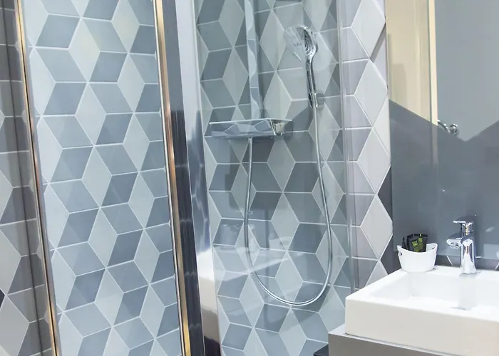 Hotel The Originals Boutique, Le Lion,