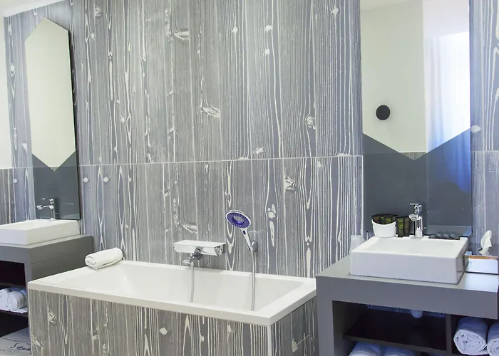 The Originals Boutique, Le Lion, Hotel