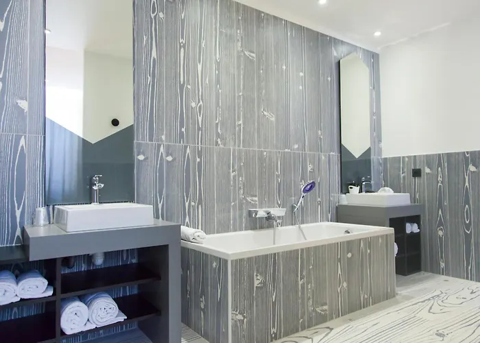 Hotell The Originals Boutique, Le Lion,